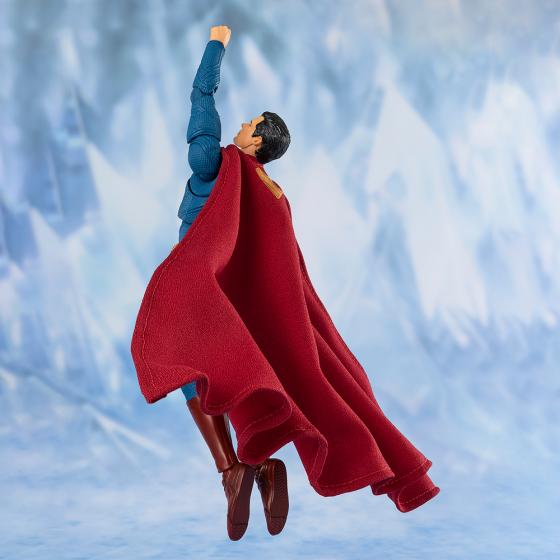 DC Comics / Figurine Superman S.H.Figuarts