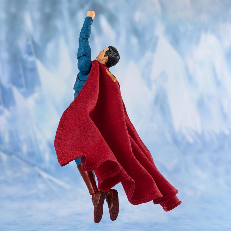 DC Comics / Figurine Superman S.H.Figuarts
