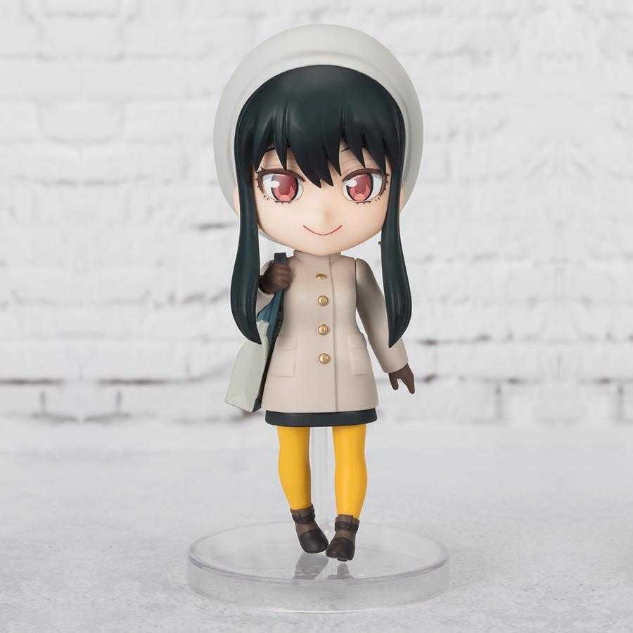Figurina Yor Forger Codice: White Figuarts Mini Bandai