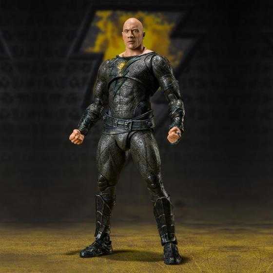 Figurina di Black Adam S.H.Figuarts Bandai