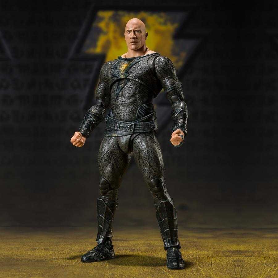 Figurina di Black Adam S.H.Figuarts Bandai