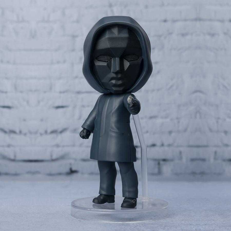 Figurina Squid Game Netflix Front Man Figuarts Mini